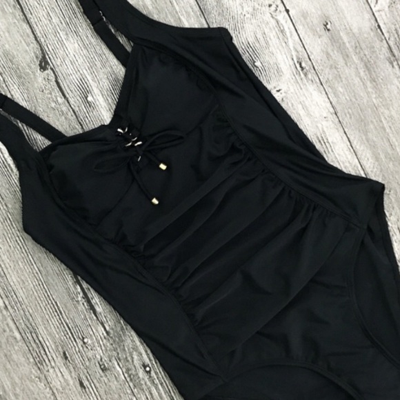 High cut swimsuit - Picture 6 of 6